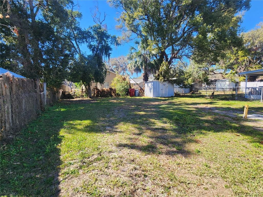 Image 18 of property listing at 1001 POWELL STREET, Plant City, FL 33563