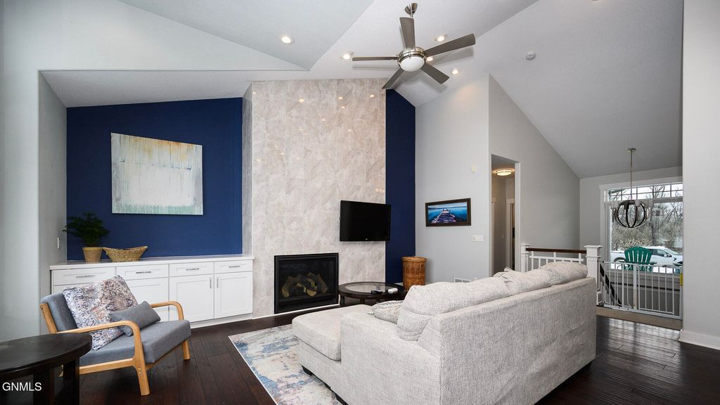 2916 Whisper Drive, Bismarck, ND 58504 photo 11