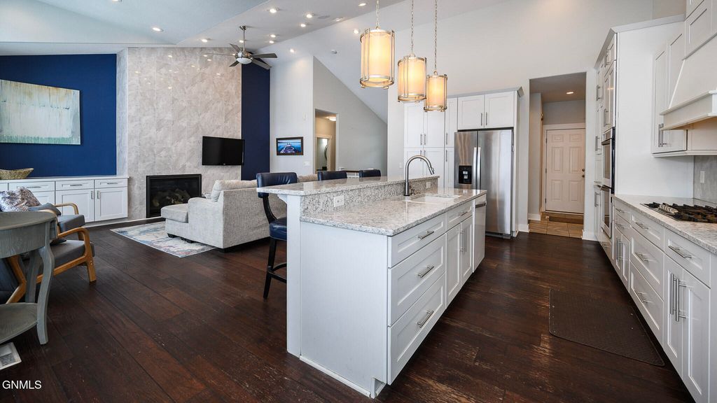 2916 Whisper Drive, Bismarck, ND 58504 photo 18