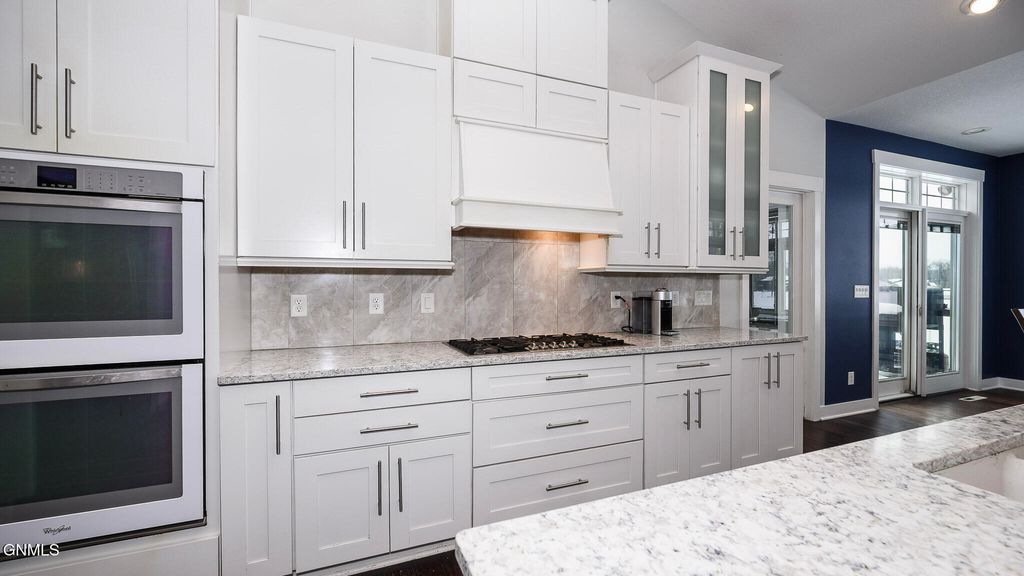 2916 Whisper Drive, Bismarck, ND 58504 photo 20