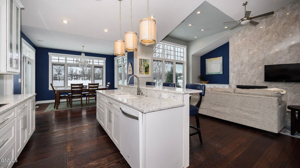 2916 Whisper Drive, Bismarck, ND 58504 photo 21