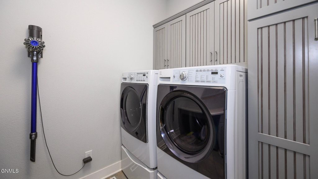 2916 Whisper Drive, Bismarck, ND 58504 photo 31