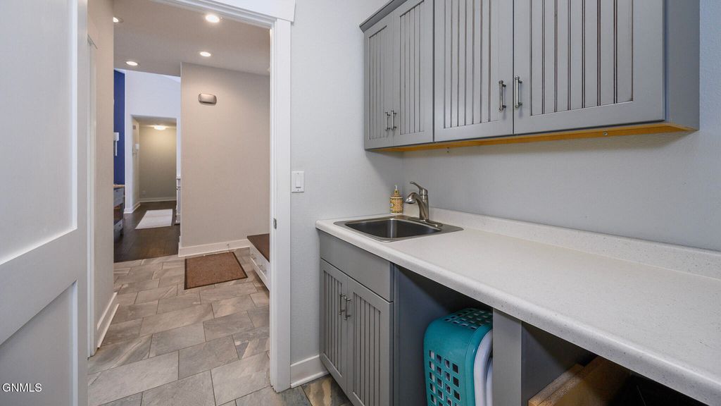 2916 Whisper Drive, Bismarck, ND 58504 photo 32