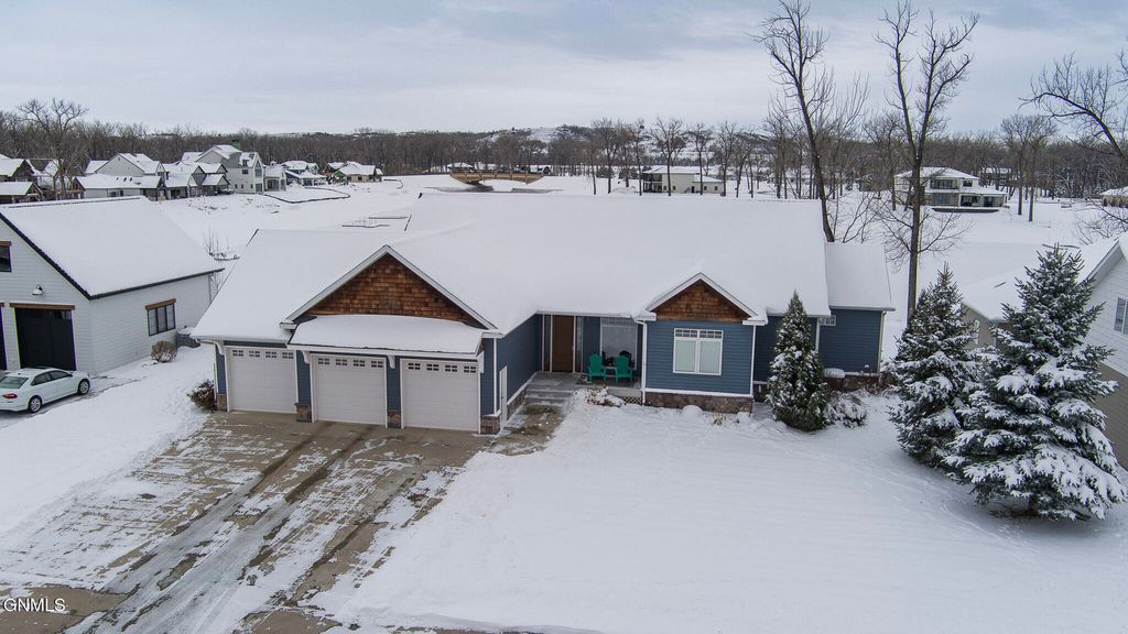 2916 Whisper Drive, Bismarck, ND 58504 photo 81