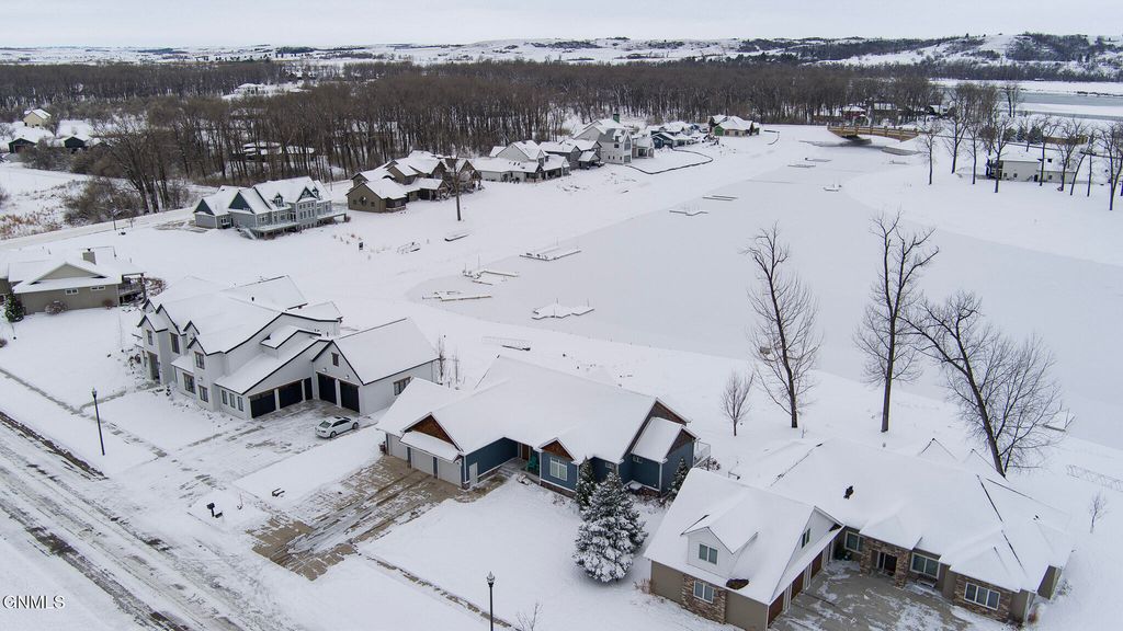 2916 Whisper Drive, Bismarck, ND 58504 photo 83