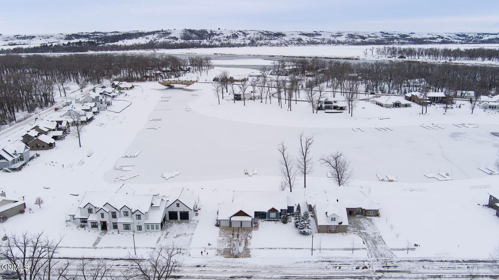 2916 Whisper Drive, Bismarck, ND 58504 photo 93