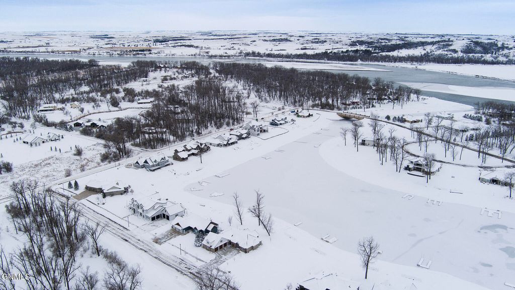 2916 Whisper Drive, Bismarck, ND 58504 photo 94