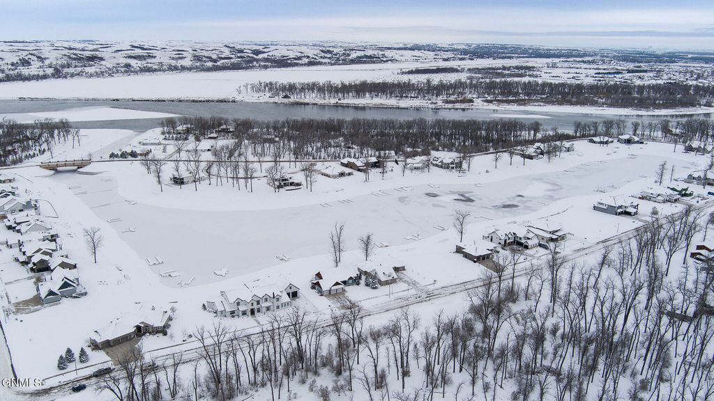 2916 Whisper Drive, Bismarck, ND 58504 photo 95