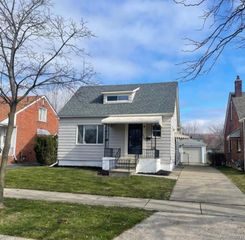20661 Washtenaw Street, Harper Woods, MI 48225
