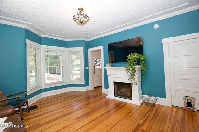 225 E Vermont Avenue, Southern Pines, NC 28387