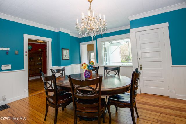 225 E Vermont Avenue, Southern Pines, NC 28387