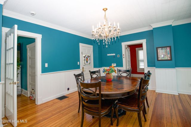 225 E Vermont Avenue, Southern Pines, NC 28387