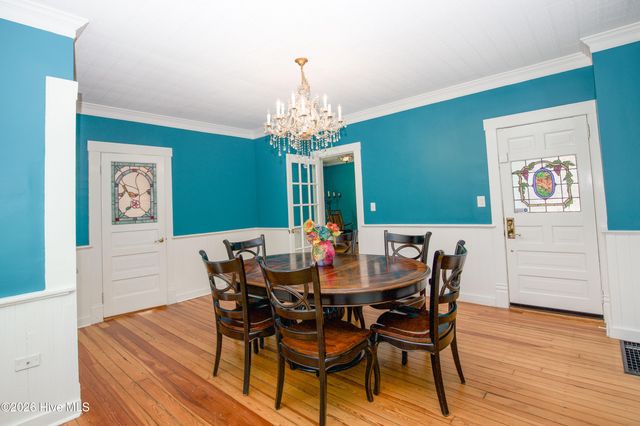 225 E Vermont Avenue, Southern Pines, NC 28387