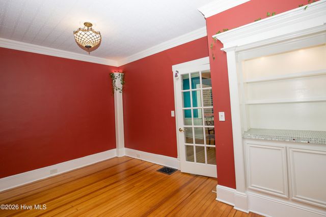 225 E Vermont Avenue, Southern Pines, NC 28387