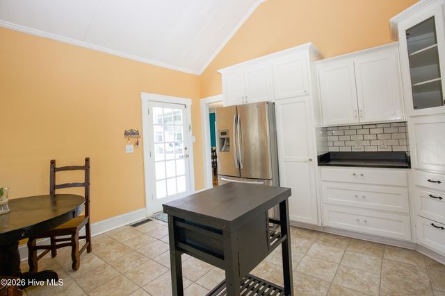 225 E Vermont Avenue, Southern Pines, NC 28387