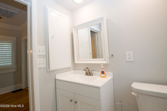 225 E Vermont Avenue, Southern Pines, NC 28387