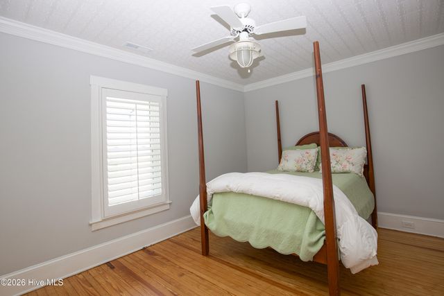 225 E Vermont Avenue, Southern Pines, NC 28387