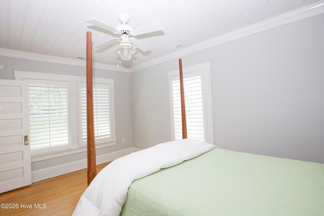 225 E Vermont Avenue, Southern Pines, NC 28387