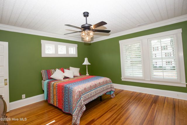 225 E Vermont Avenue, Southern Pines, NC 28387