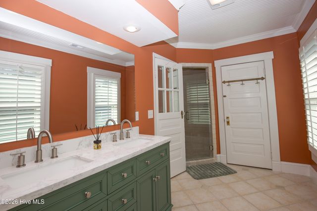 225 E Vermont Avenue, Southern Pines, NC 28387