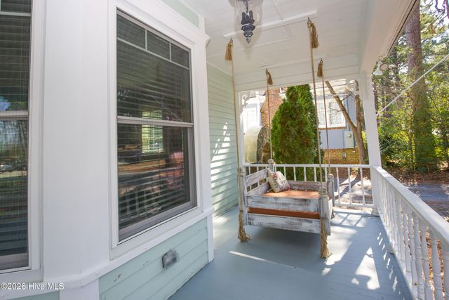 225 E Vermont Avenue, Southern Pines, NC 28387