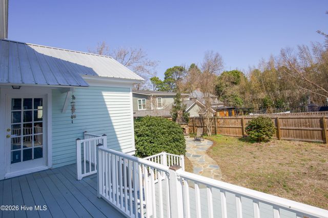 225 E Vermont Avenue, Southern Pines, NC 28387