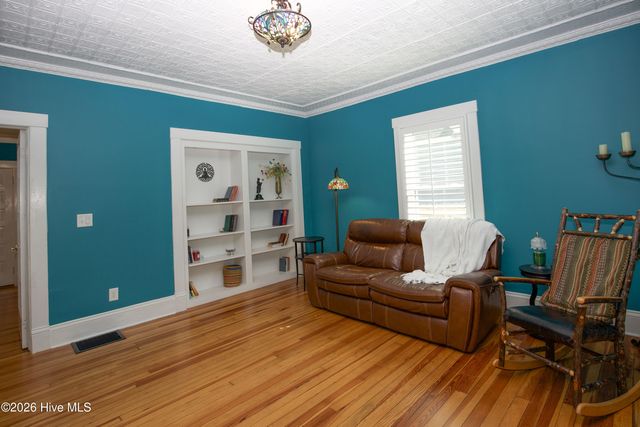 225 E Vermont Avenue, Southern Pines, NC 28387