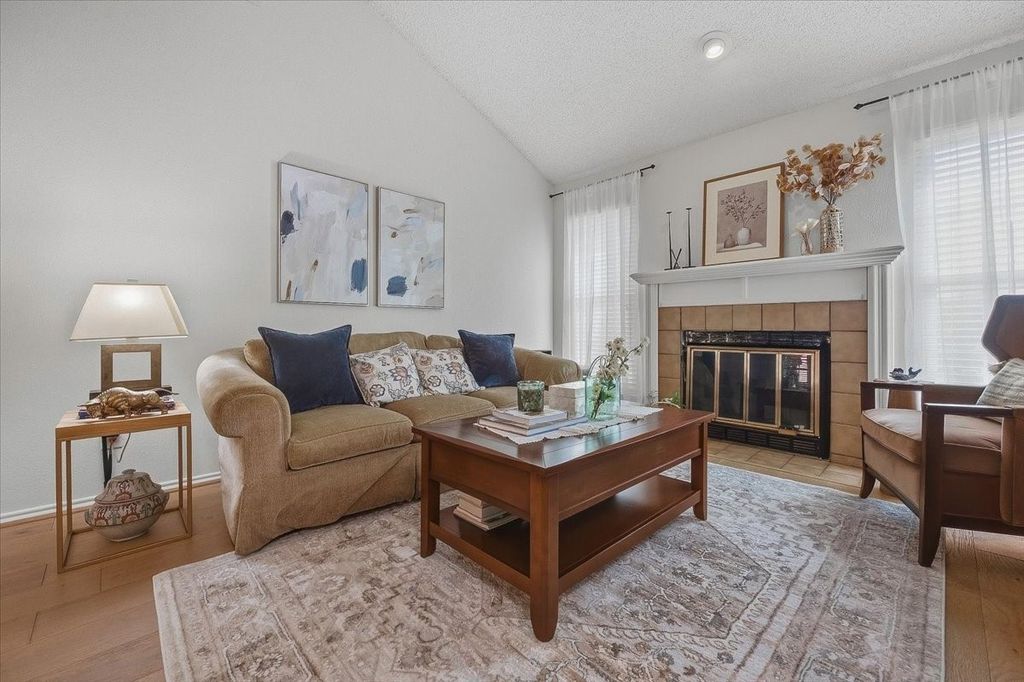 264 Jefferson Parkway, Fort Worth, TX 76107 — exterior