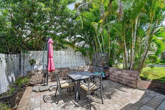 4200 Grove Park Lane, Boynton Beach, FL 33436