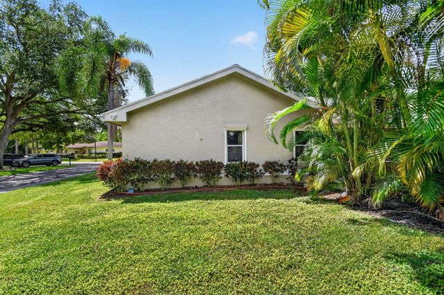 4200 Grove Park Lane, Boynton Beach, FL 33436