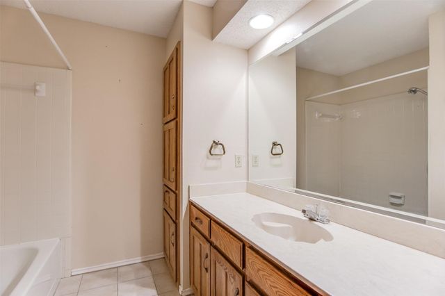 3924 Wentworth Drive, Arlington, TX 76001