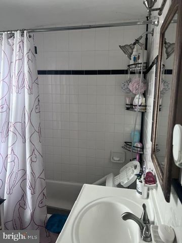 411 W SOUTH AVE, Glenolden, PA 19036