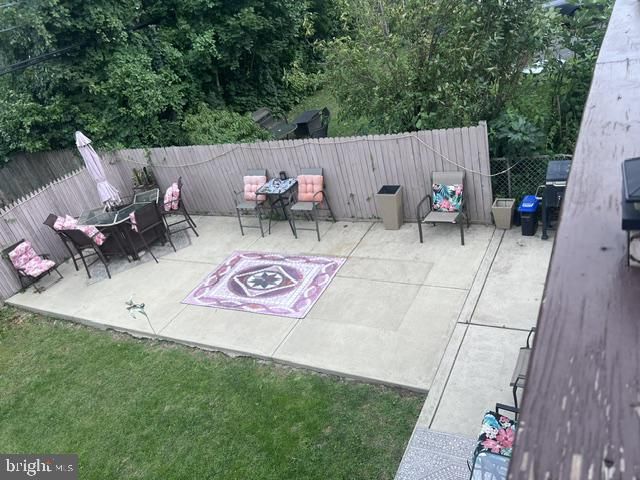 411 W SOUTH AVE, Glenolden, PA 19036