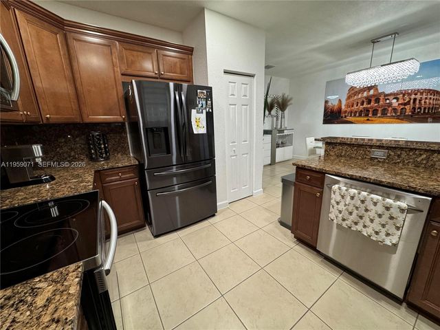 8905 NW 98th Ave 8905, Doral, FL 33178