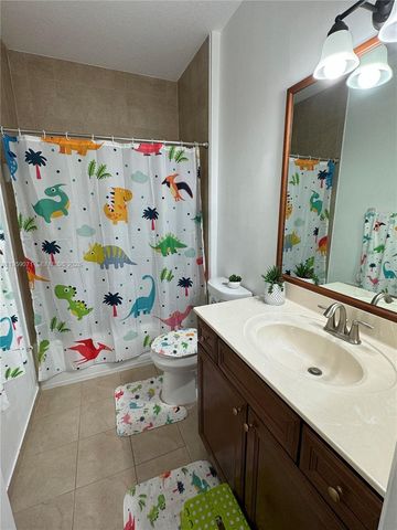 8905 NW 98th Ave 8905, Doral, FL 33178