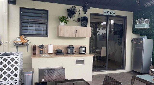 8905 NW 98th Ave 8905, Doral, FL 33178