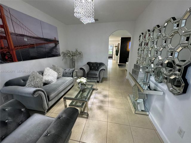 8905 NW 98th Ave 8905, Doral, FL 33178