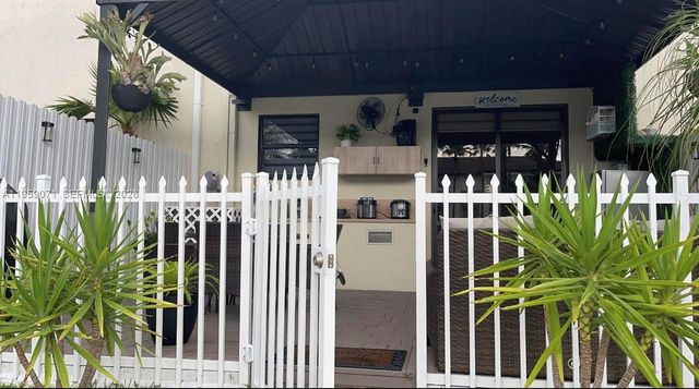 8905 NW 98th Ave 8905, Doral, FL 33178