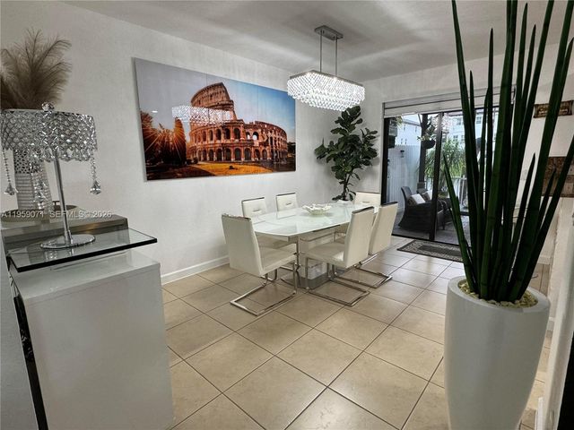 8905 NW 98th Ave 8905, Doral, FL 33178