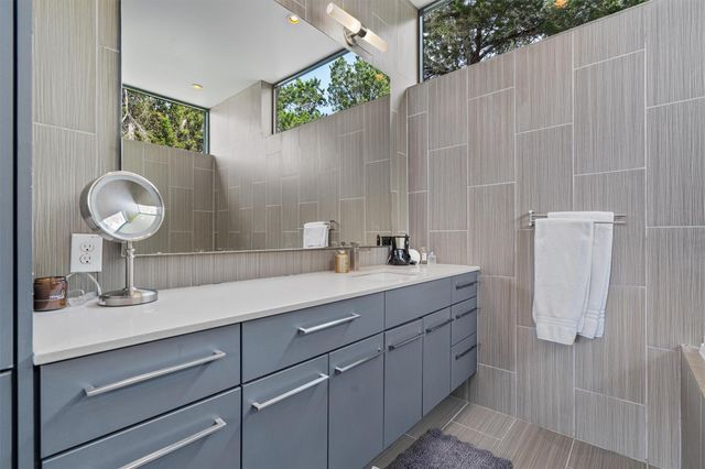 1302 Socorro DR, Austin, TX 78734