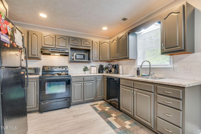 422 Sequoyah Drive, Kingsport, TN 37660