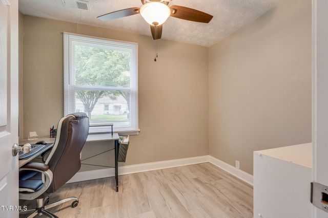 422 Sequoyah Drive, Kingsport, TN 37660
