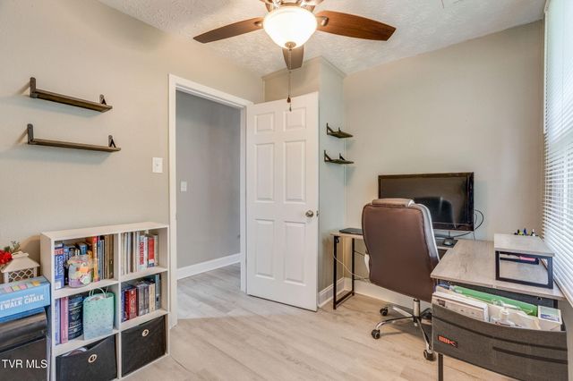 422 Sequoyah Drive, Kingsport, TN 37660