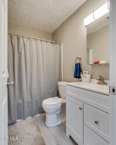 422 Sequoyah Drive, Kingsport, TN 37660