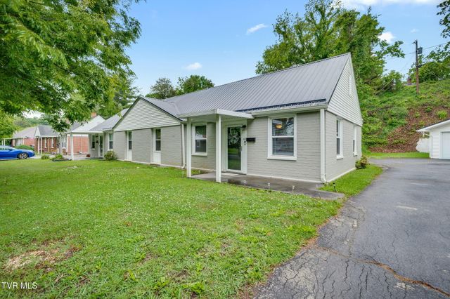 422 Sequoyah Drive, Kingsport, TN 37660