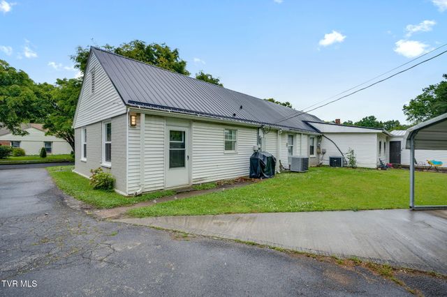 422 Sequoyah Drive, Kingsport, TN 37660