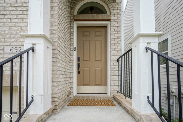 692 Greenford Trail N, Carmel, IN 46032
