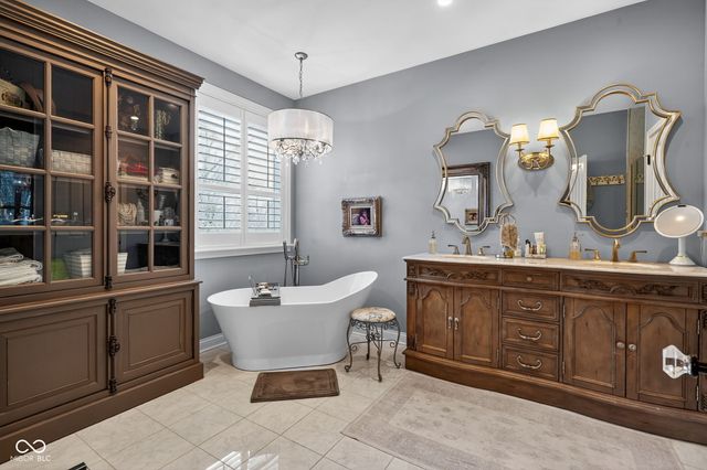 692 Greenford Trail N, Carmel, IN 46032