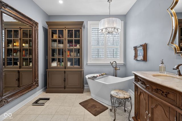 692 Greenford Trail N, Carmel, IN 46032