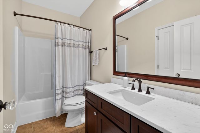 692 Greenford Trail N, Carmel, IN 46032